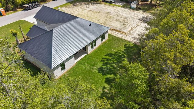 57 Village Court, Freeport, FL 32439