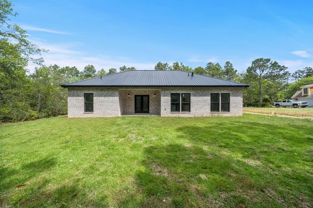 57 Village Court, Freeport, FL 32439