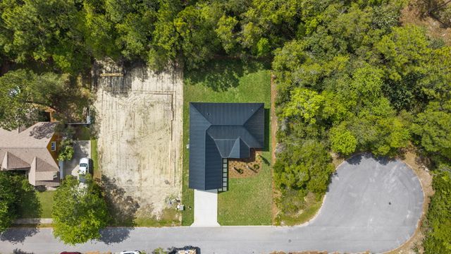 57 Village Court, Freeport, FL 32439