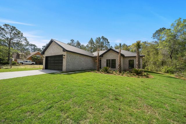 57 Village Court, Freeport, FL 32439