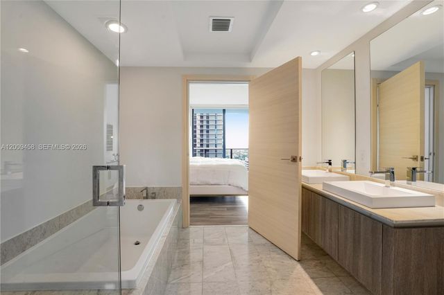 801 S Miami Ave 3109, Miami, FL 33130