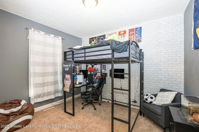 2403 W Gallant Fox Way, St. Johns, MI 48879