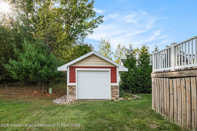 2403 W Gallant Fox Way, St. Johns, MI 48879