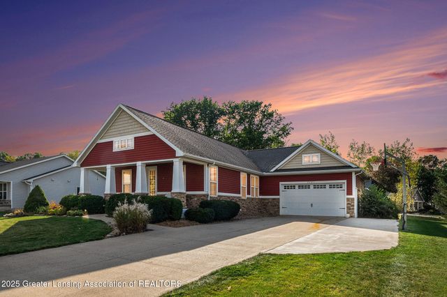 2403 W Gallant Fox Way, St. Johns, MI 48879