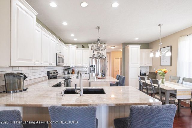 2403 W Gallant Fox Way, St. Johns, MI 48879