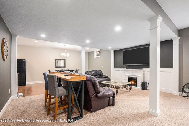 2403 W Gallant Fox Way, St. Johns, MI 48879