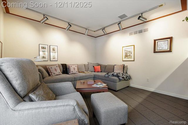 4539 Middleton Court, West Bloomfield Charter Township, MI 48323