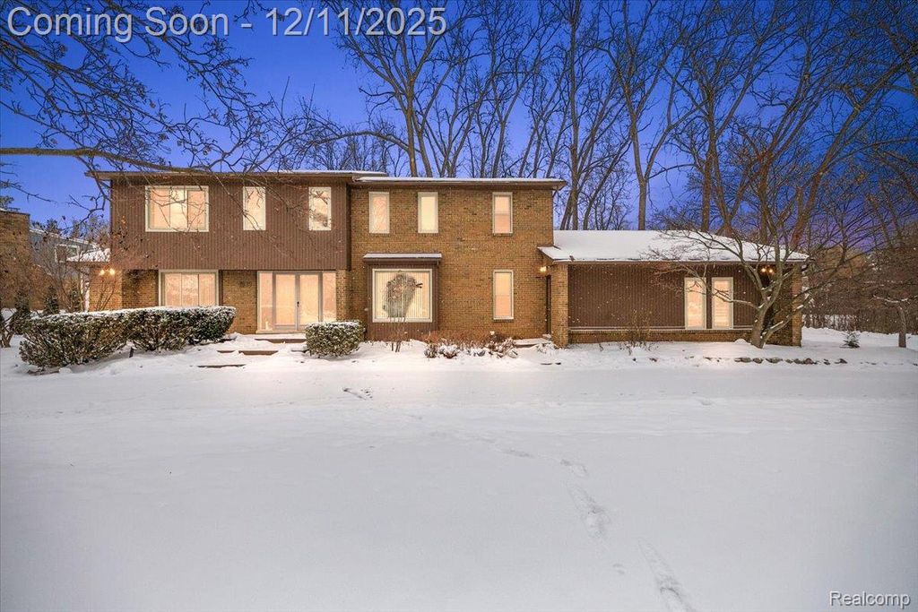 4539 Middleton Court, West Bloomfield Charter Township, MI 48323