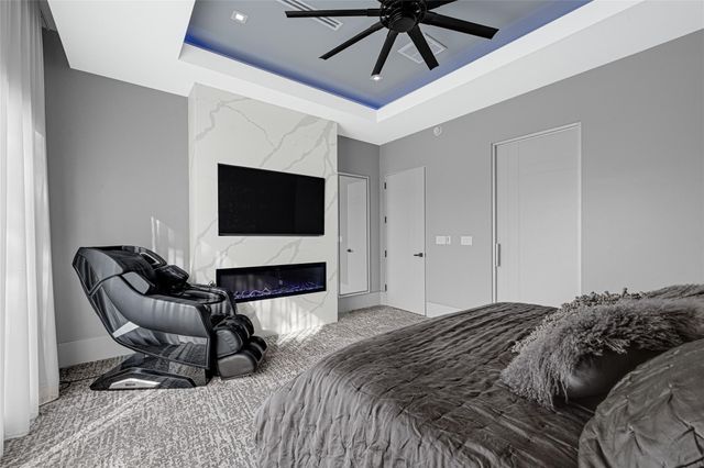 1025 Wakefield Drive, Houston, TX 77018