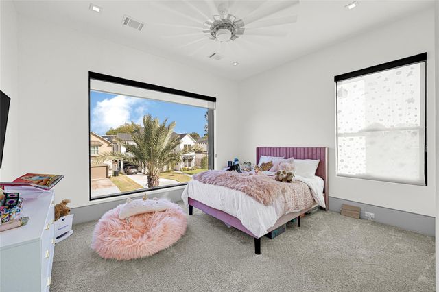 1025 Wakefield Drive, Houston, TX 77018