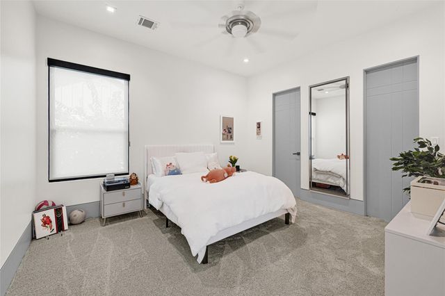 1025 Wakefield Drive, Houston, TX 77018