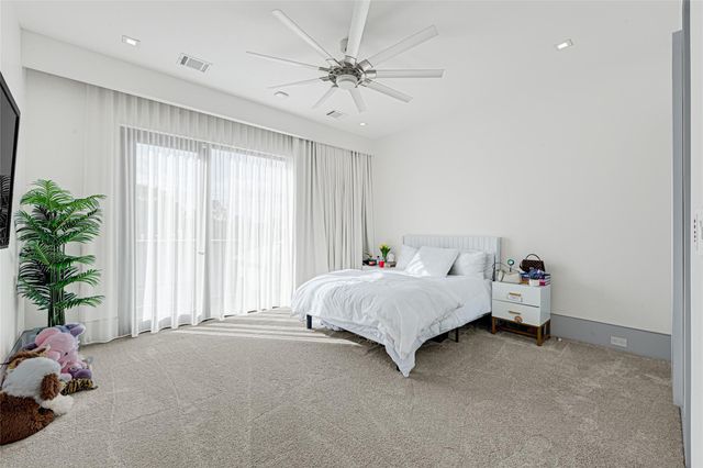 1025 Wakefield Drive, Houston, TX 77018