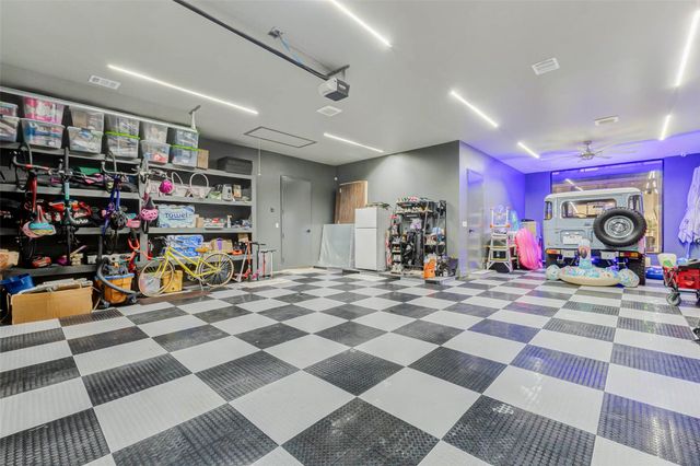 1025 Wakefield Drive, Houston, TX 77018