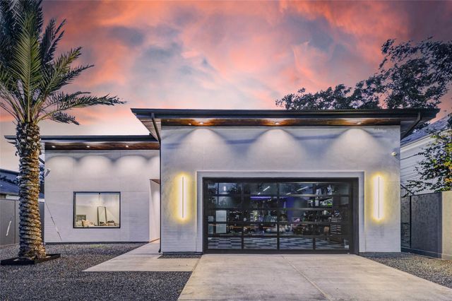 1025 Wakefield Drive, Houston, TX 77018