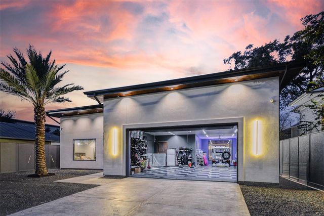 1025 Wakefield Drive, Houston, TX 77018