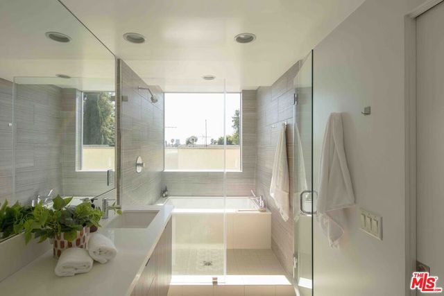 944 N Stanley Avenue 1, West Hollywood, CA 90046