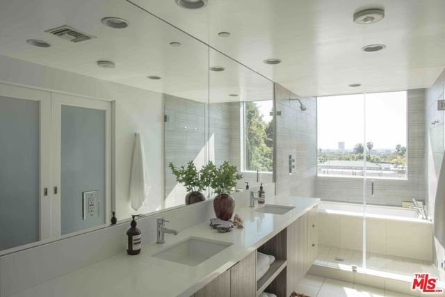 944 N Stanley Avenue 1, West Hollywood, CA 90046