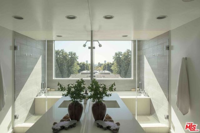 944 N Stanley Avenue 1, West Hollywood, CA 90046