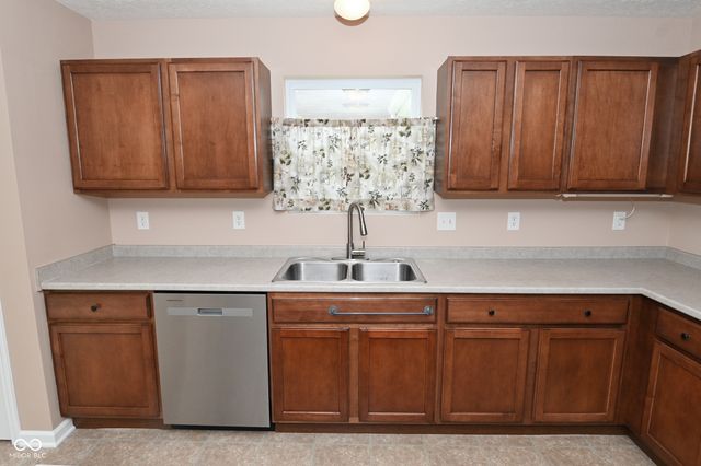 4725 Ladywood Cliffs Court, Indianapolis, IN 46226