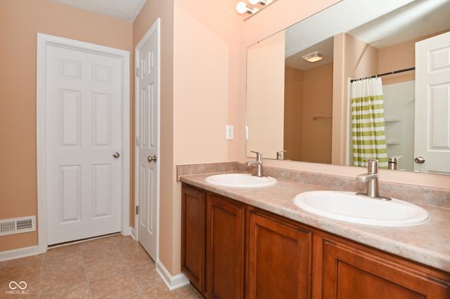 4725 Ladywood Cliffs Court, Indianapolis, IN 46226