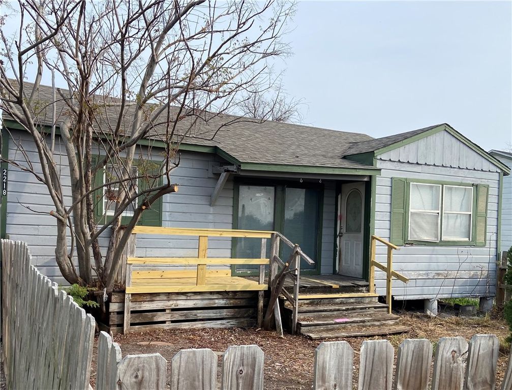 2218 Prescott St, Corpus Christi, TX 78404