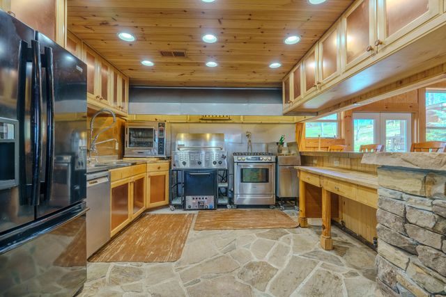 6720 Erie Rd, Sweetwater, TN 37874