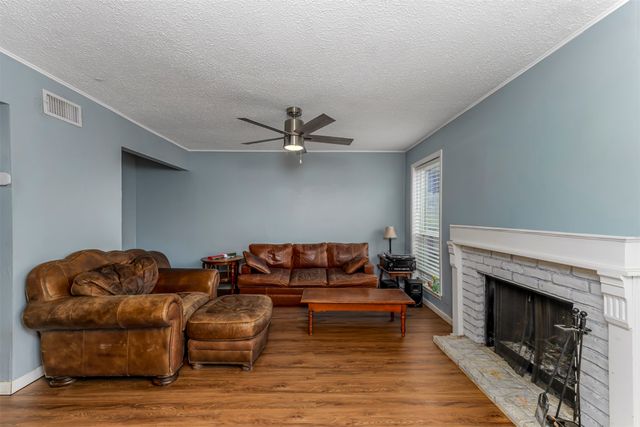1402 S Carrier Parkway 309, Grand Prairie, TX 75051