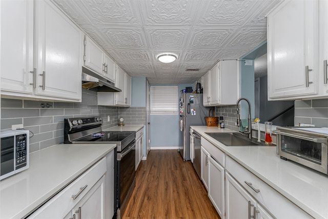 1402 S Carrier Parkway 309, Grand Prairie, TX 75051