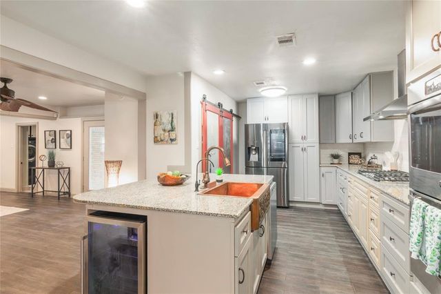 2717 Belmont Street, Dickinson, TX 77539