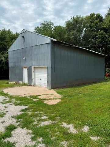 112 Hunter Road, Sibley, MO 64088