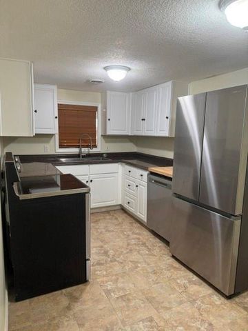112 Hunter Road, Sibley, MO 64088