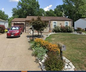 2414 Breezy Point Lane, O'fallon, MO 63368