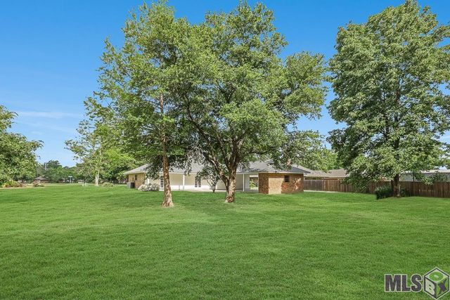 6720 Stoneshire Dr, Greenwell Springs, LA 70818