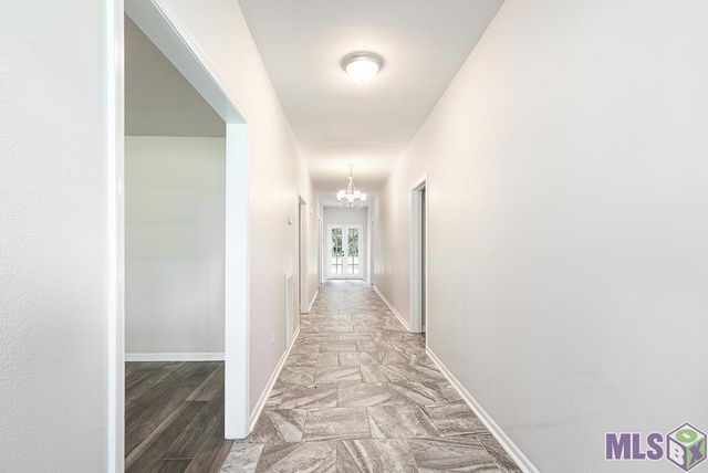 6720 Stoneshire Dr, Greenwell Springs, LA 70818