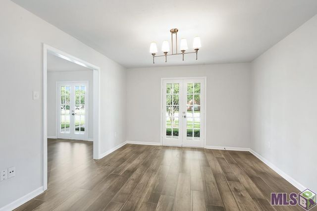 6720 Stoneshire Dr, Greenwell Springs, LA 70818