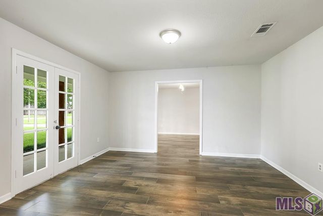 6720 Stoneshire Dr, Greenwell Springs, LA 70818