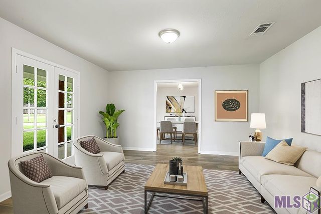 6720 Stoneshire Dr, Greenwell Springs, LA 70818