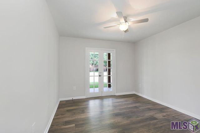 6720 Stoneshire Dr, Greenwell Springs, LA 70818