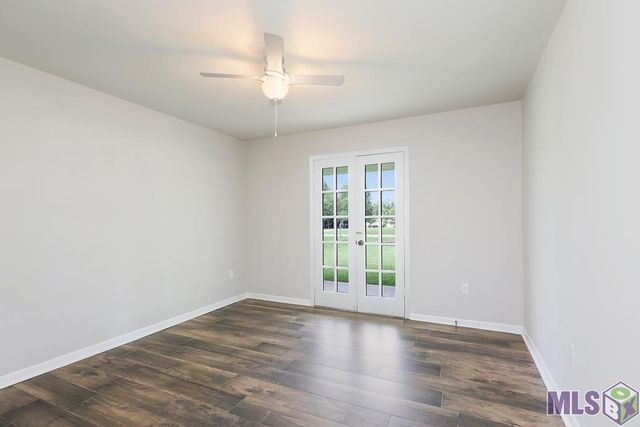 6720 Stoneshire Dr, Greenwell Springs, LA 70818