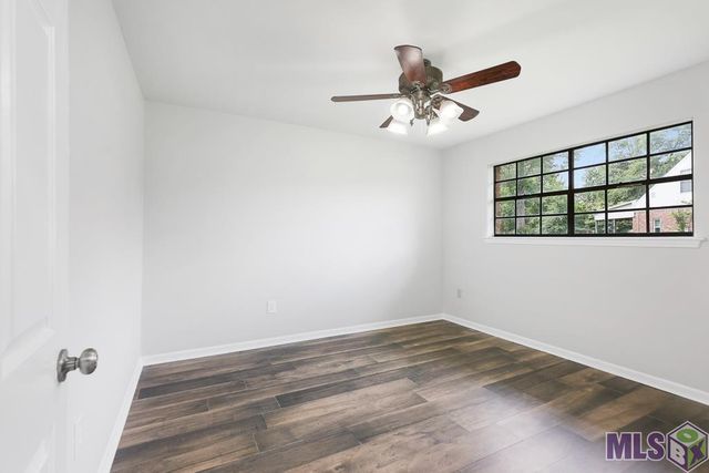 6720 Stoneshire Dr, Greenwell Springs, LA 70818