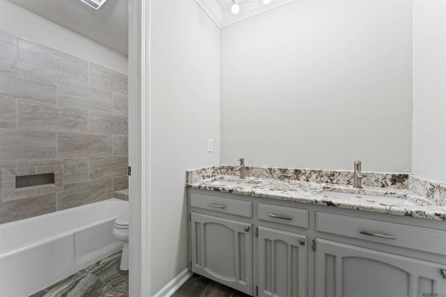 6720 Stoneshire Dr, Greenwell Springs, LA 70818