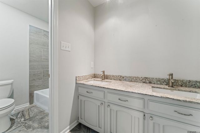 6720 Stoneshire Dr, Greenwell Springs, LA 70818