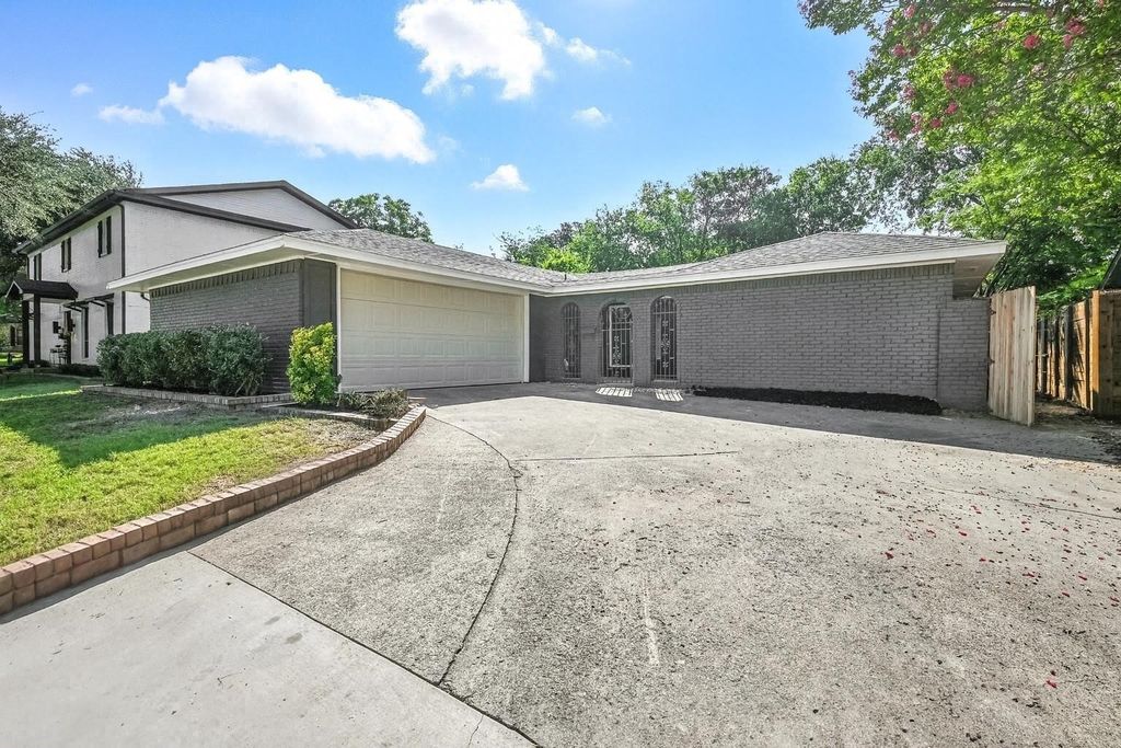 1614 Camero Drive, Carrollton, TX 75006