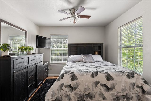 1502 E 5th Street, Fayetteville, AR 72701