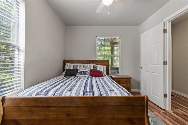 1502 E 5th Street, Fayetteville, AR 72701