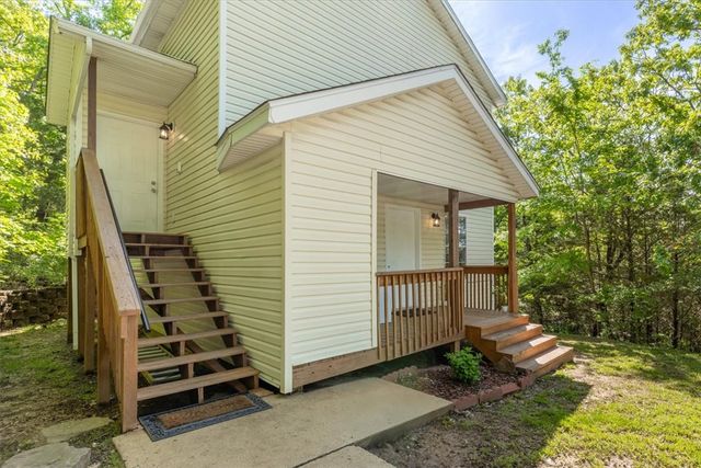 1502 E 5th Street, Fayetteville, AR 72701