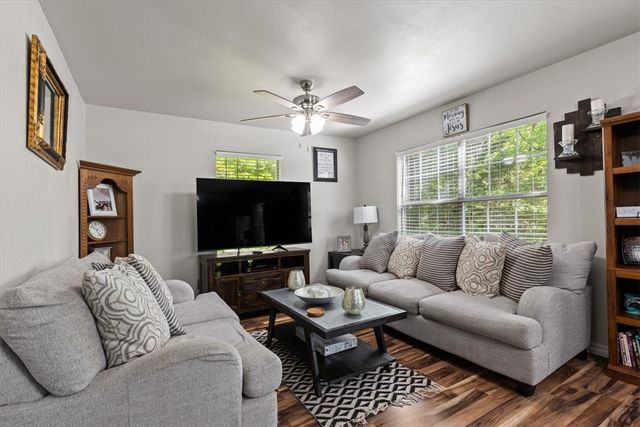 1502 E 5th Street, Fayetteville, AR 72701
