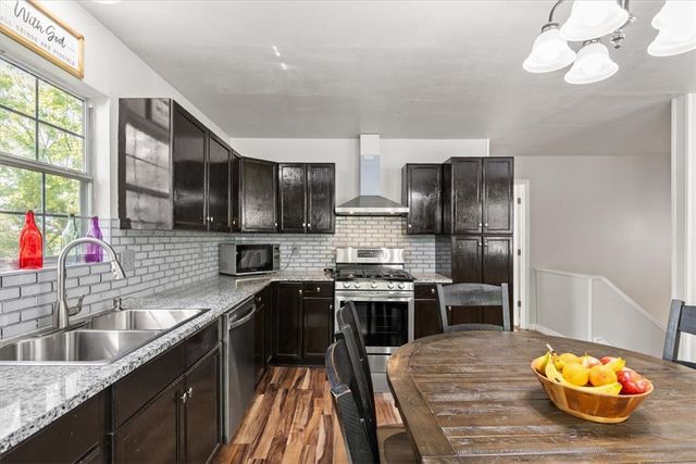 1502 E 5th Street, Fayetteville, AR 72701