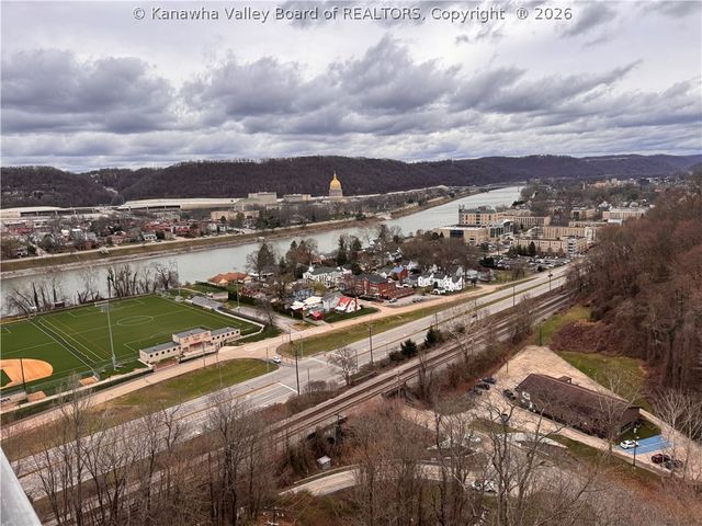 1800 Roundhill Road 1204, Charleston, WV 25314