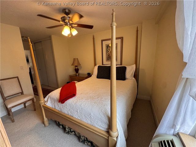 1800 Roundhill Road 1204, Charleston, WV 25314